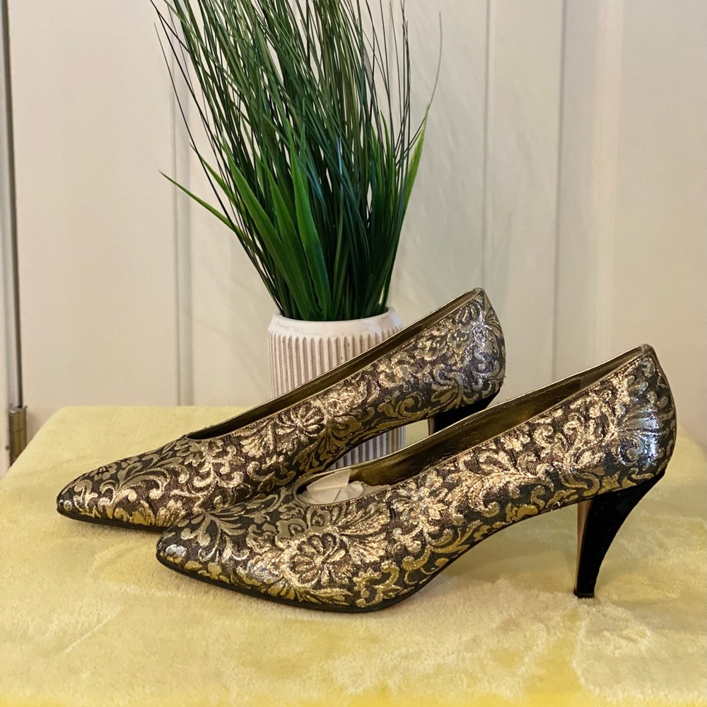 Vintage Anne Klein gold and black pumps.